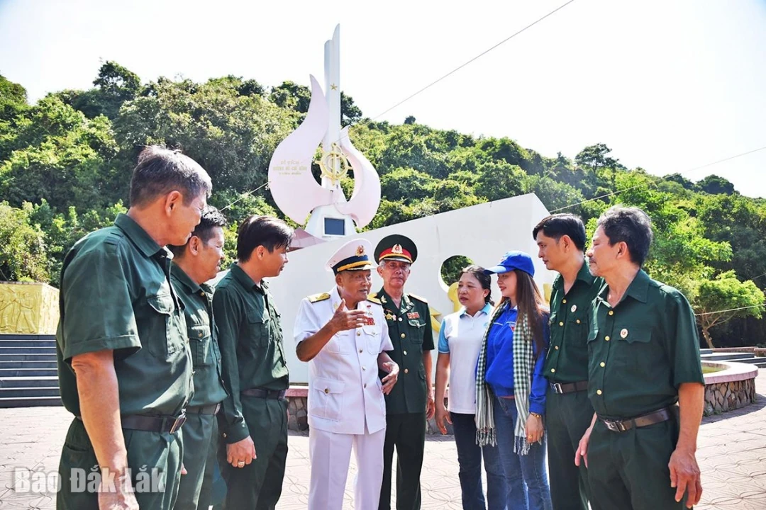 Về Vũng Rô nghe huyền thoại trên sóng nước