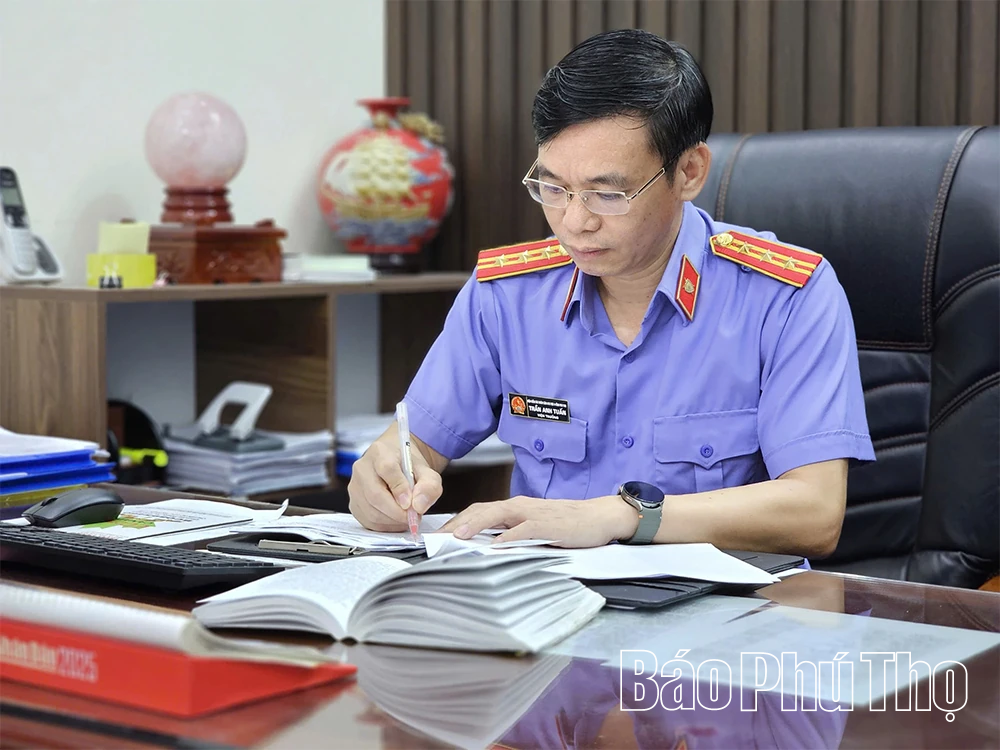 Người lãnh đạo mẫu mực, ngọn lửa truyền cảm hứng cho thế hệ trẻ ngành Kiểm sát