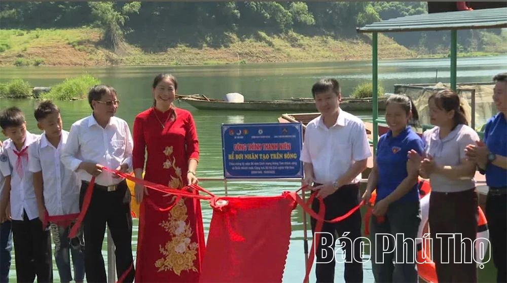 Khánh thành công trình thanh niên “Bể bơi nhân tạo trên sông”