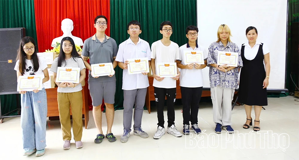 Lan toả văn hoá đọc và tình yêu sách đến học sinh xã Thung Nai