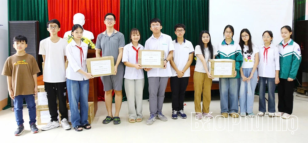 Lan toả văn hoá đọc và tình yêu sách đến học sinh xã Thung Nai