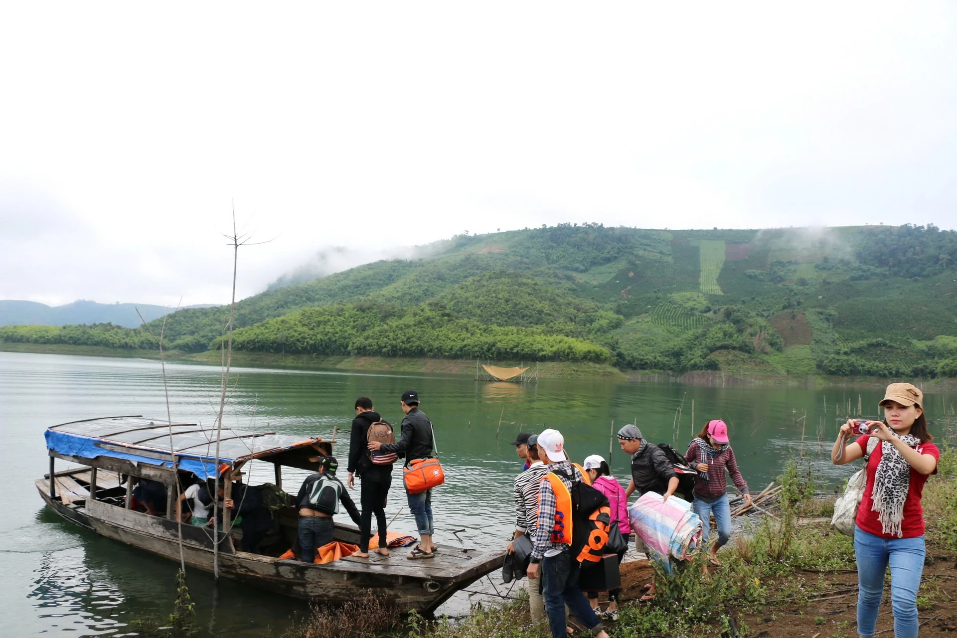 Khám phá “hoang đảo” Tà Đùng