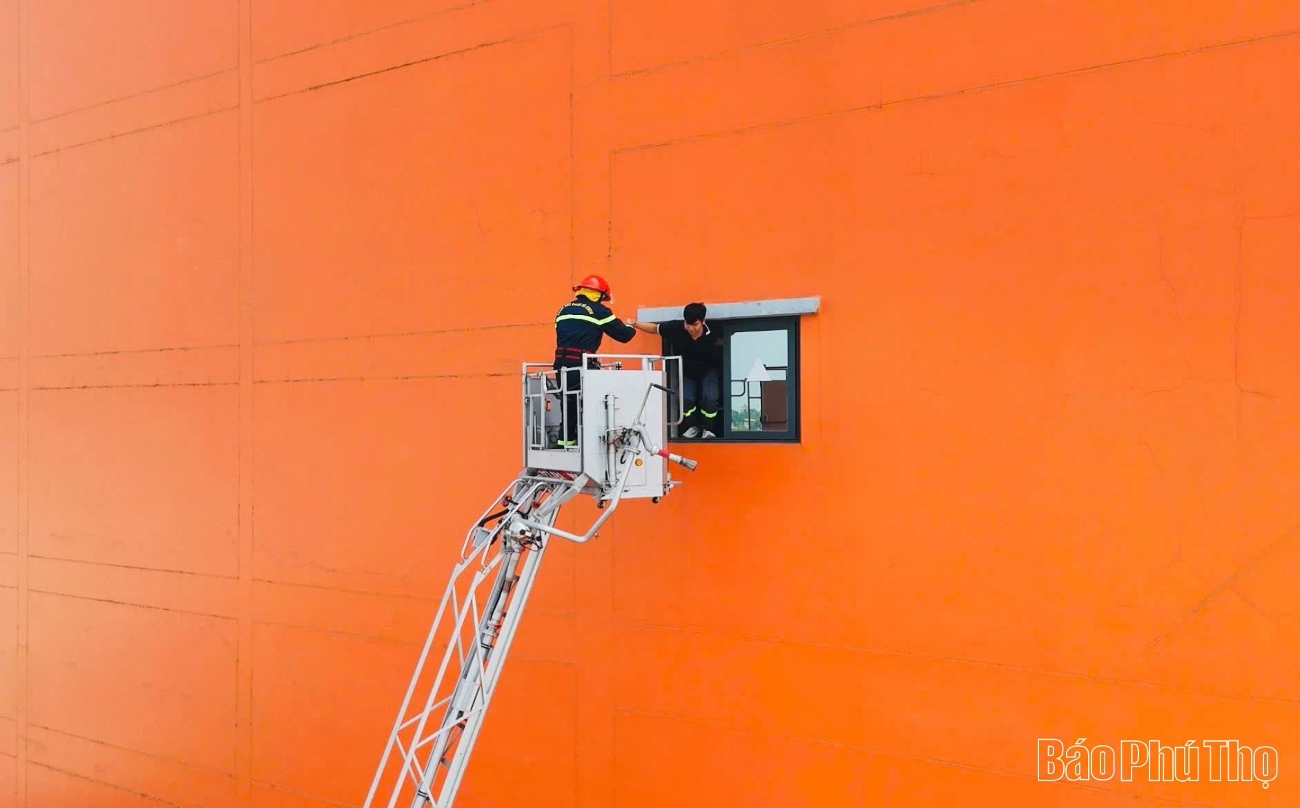 Hợp luyện diễn tập phương án chữa cháy và cứu nạn, cứu hộ cấp tỉnh tại Công ty TNHH YIDA Việt Nam