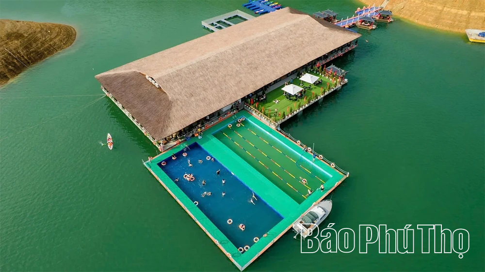 Mường Hoa khai thác lợi thế lòng hồ Hòa Bình