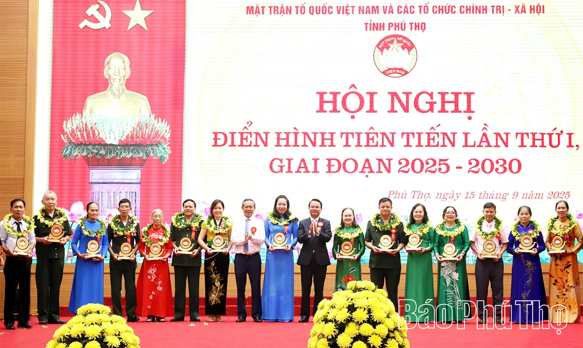 Phú Thọ tôn vinh, biểu dương 298 điển hình tiên tiến