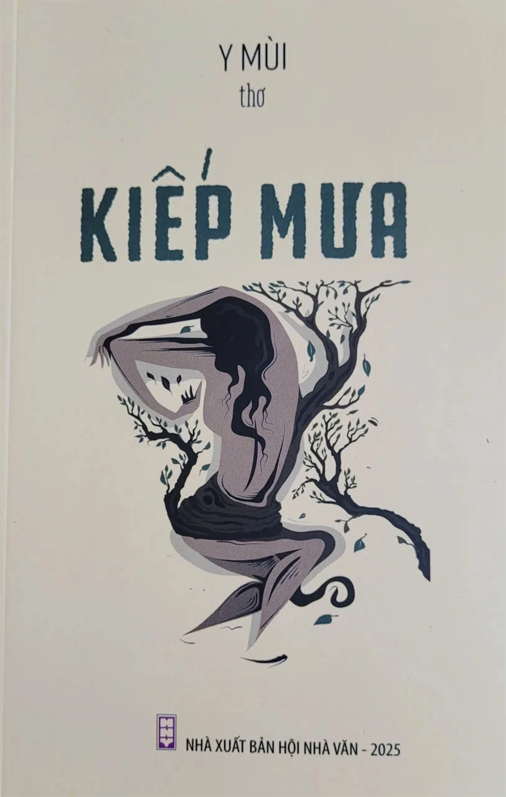 Những vần thơ đi về phía quê của Y Mùi