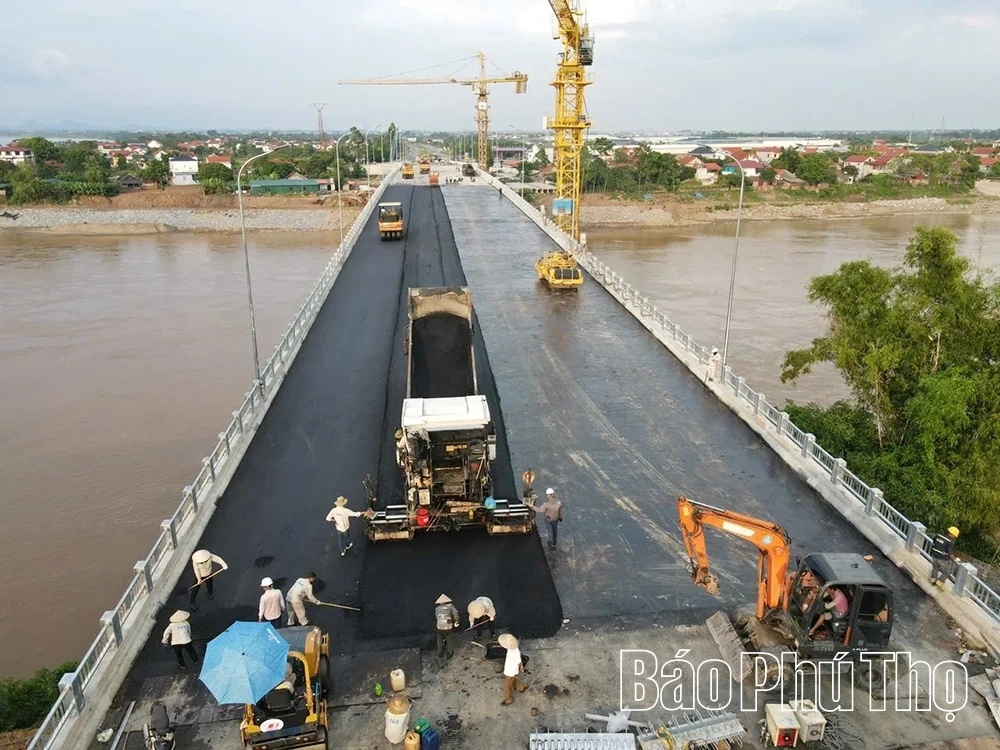 Cầu Phong Châu vượt tiến độ, sẵn sàng thông xe