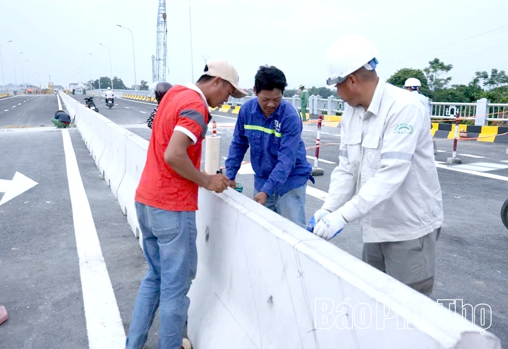 Cầu Phong Châu vượt tiến độ, sẵn sàng thông xe