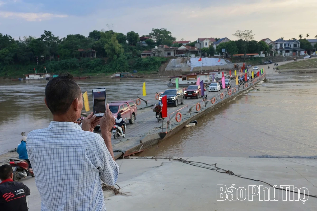 Nhịp cầu quân dân