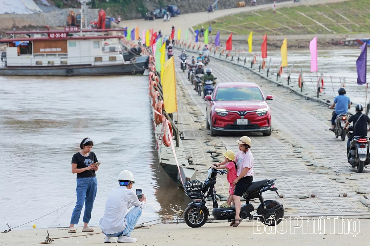Nhịp cầu quân dân