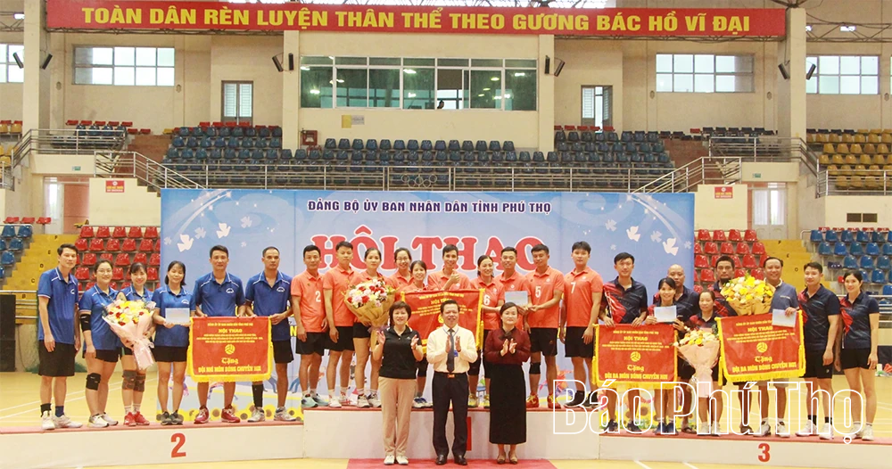 Bế mạc Hội thao chào mừng thành công Đại hội Đảng bộ UBND tỉnh