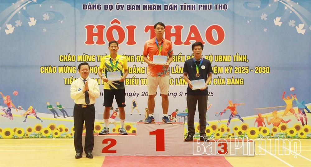 Bế mạc Hội thao chào mừng thành công Đại hội Đảng bộ UBND tỉnh