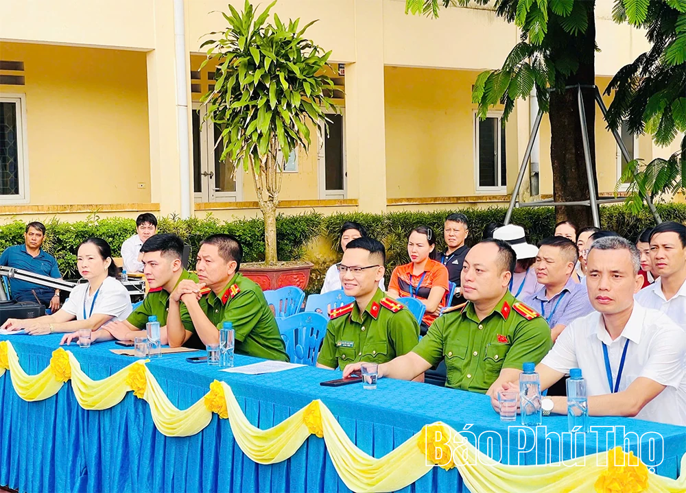 Gần 1.500 học sinh được tuyên truyền, phổ biến giáo dục pháp luật năm học 2025-2026