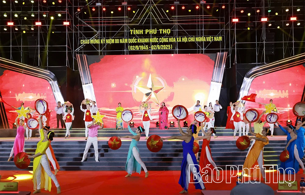 Nhà hát Lạc Hồng thực hiện 1.705 buổi diễn phục vụ nhân dân miền núi