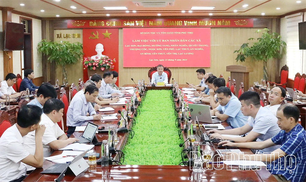 Kiểm tra việc triển khai các Chương trình mục tiêu quốc gia và công tác dân tộc, tôn giáo tại 14 xã