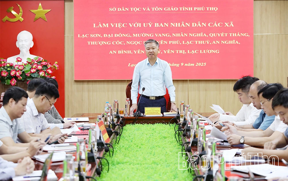 Kiểm tra việc triển khai các Chương trình mục tiêu quốc gia và công tác dân tộc, tôn giáo tại 14 xã