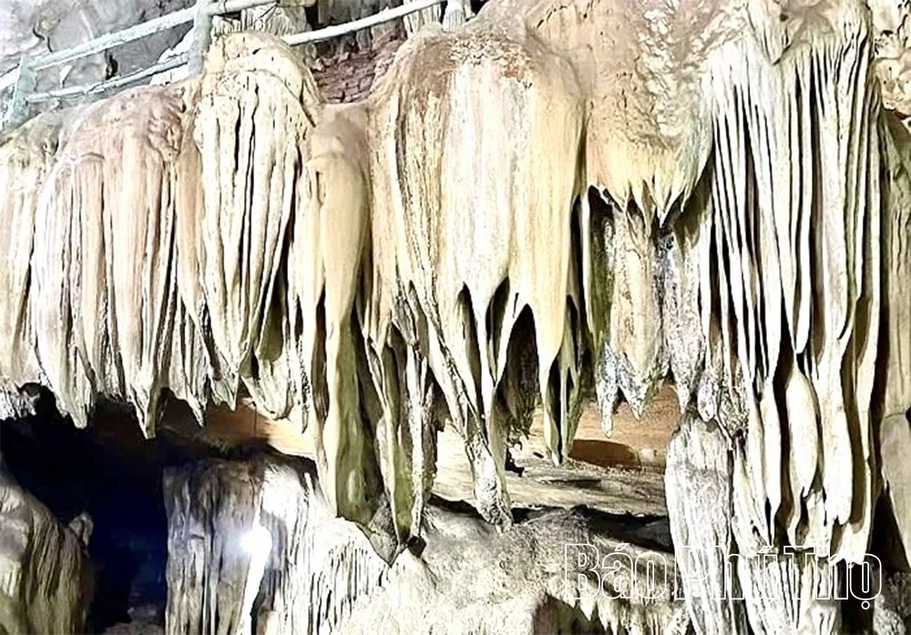 Hấp dẫn quần thể danh thắng chùa Tiên – Đầm Đa