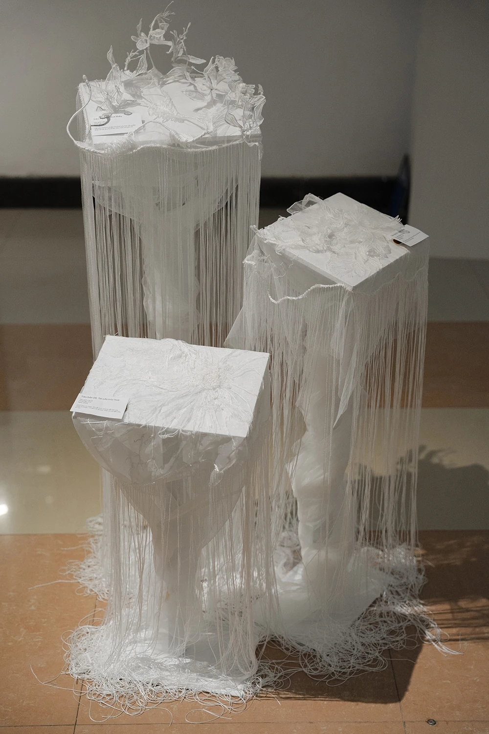 Vẻ đẹp vượt thời gian của thêu cung đình Huế trong thời trang đương đại