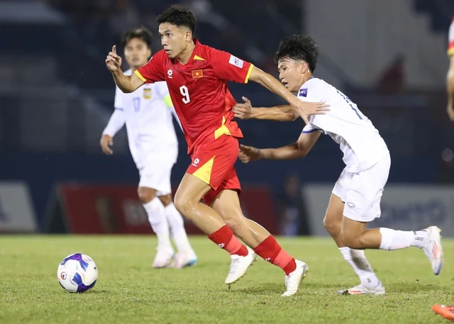 Ông Kim sẽ xới tung đội tuyển Việt Nam: Lựa chọn sốc ở trận gặp Nepal?