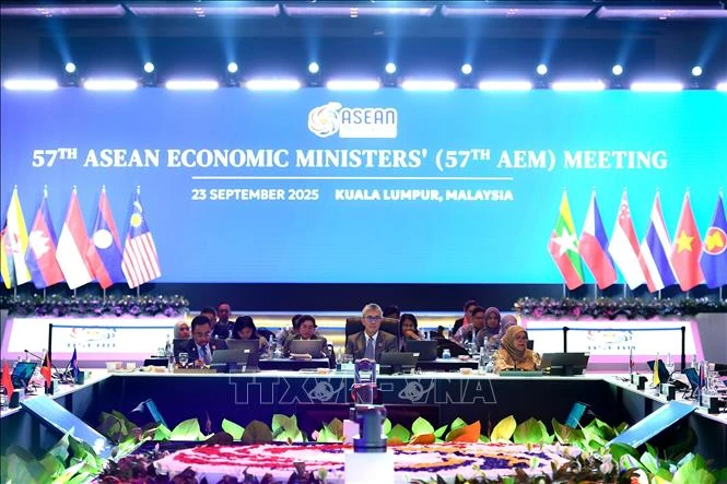 Các Bộ trưởng Kinh tế ASEAN nhấn mạnh cam kết với thương mại tự do và công bằng