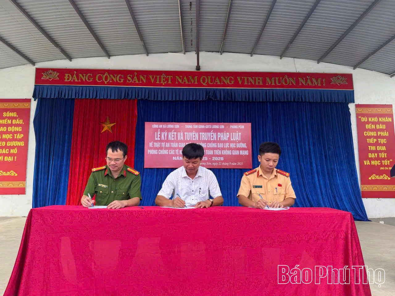 Công an xã Lương Sơn tuyên truyền Pháp luật tại Trung tâm Giáo dục nghề nghiệp - Giáo dục thường xuyên