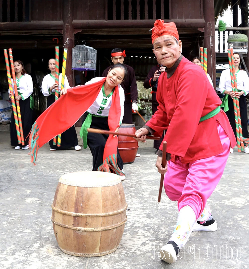 Xã hội hóa nguồn lực phát triển thiết chế văn hóa ở cơ sở