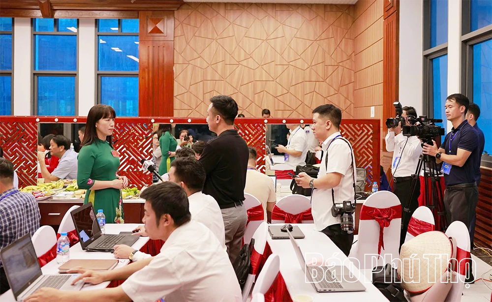 “Hậu trường” thông tin Đại hội