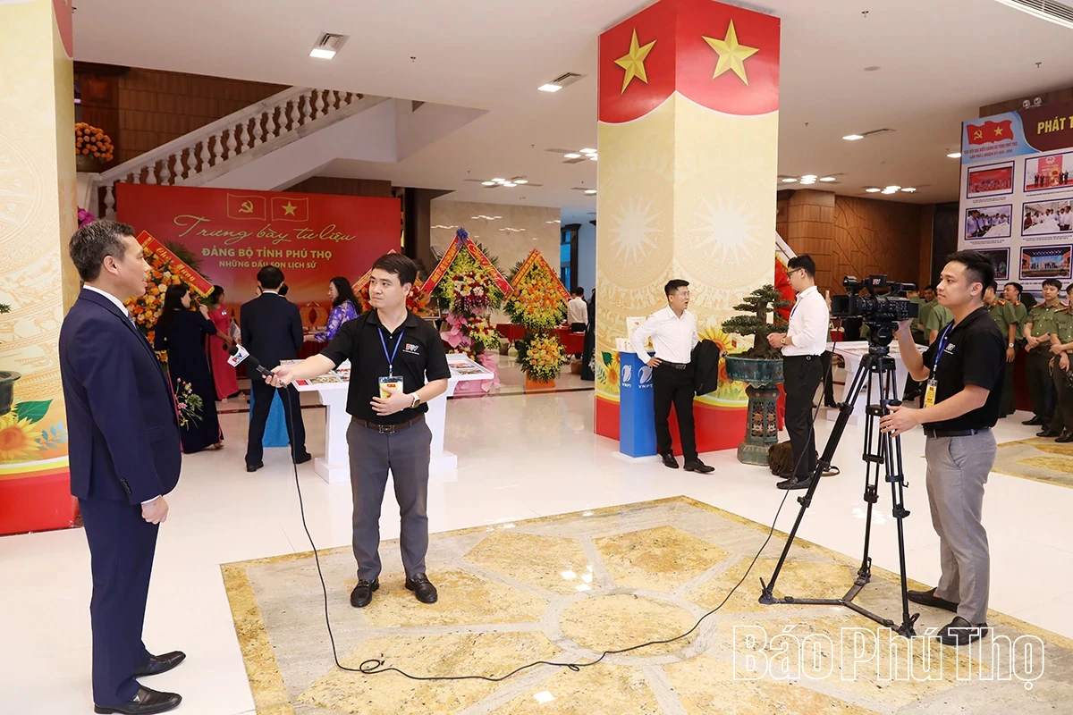 Hân hoan ngày hội lớn