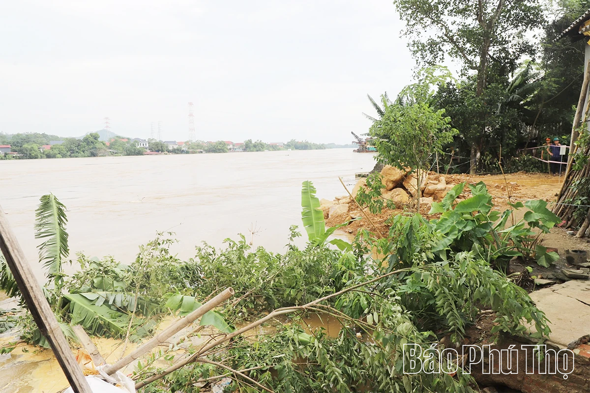 Chủ tịch UBND tỉnh Trần Duy Đông kiểm tra, chỉ đạo khắc phục hậu quả hoàn lưu bão số 10