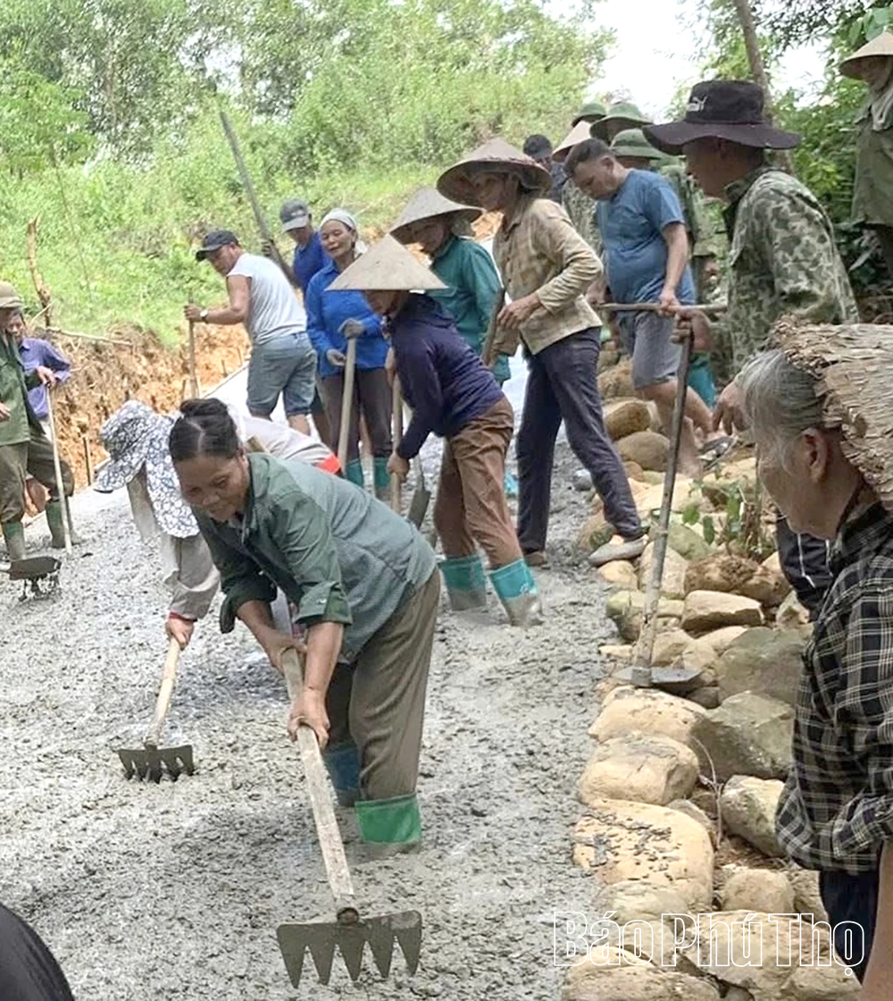 Dốc Đồi Ngồng - con đường từ sức dân