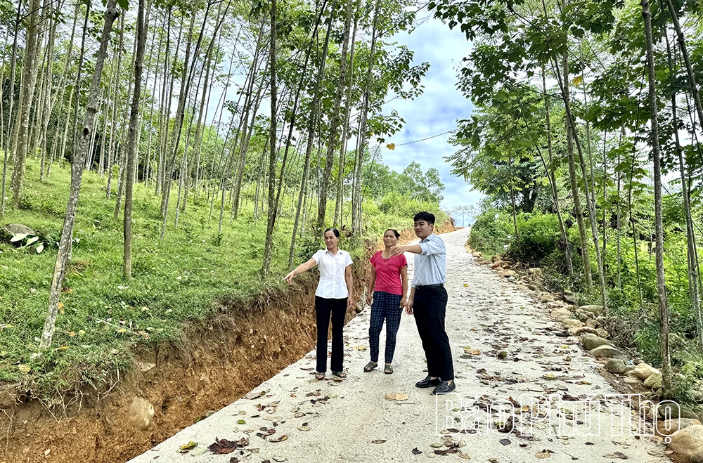 Dốc Đồi Ngồng - con đường từ sức dân