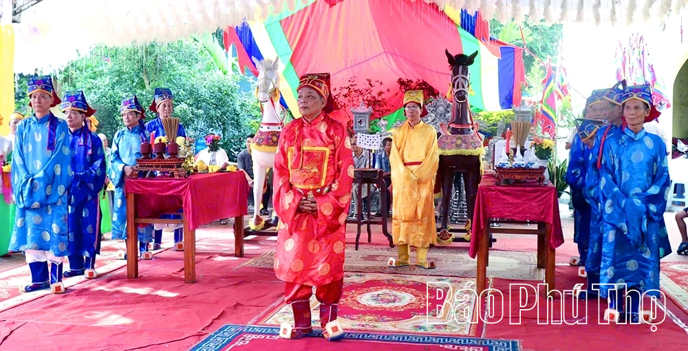 Dâng hương tưởng niệm 725 năm ngày mất Hưng Đạo Đại Vương Trần Quốc Tuấn