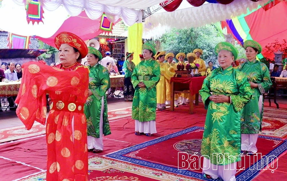 Dâng hương tưởng niệm 725 năm ngày mất Hưng Đạo Đại Vương Trần Quốc Tuấn