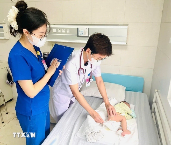 Phú Thọ: Phẫu thuật tạo hình hậu môn cho bé gái mắc dị tật bẩm sinh hiếm gặp