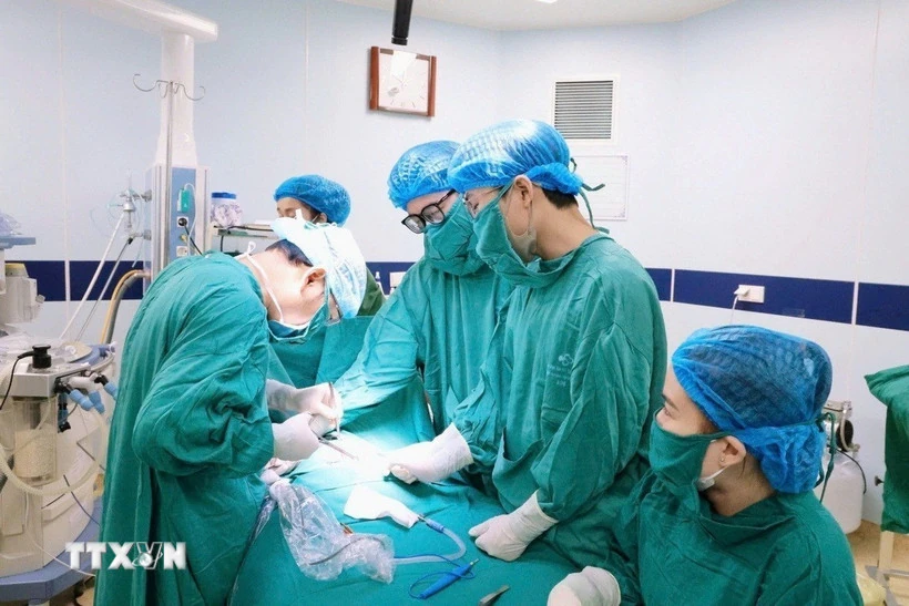 Phú Thọ: Phẫu thuật tạo hình hậu môn cho bé gái mắc dị tật bẩm sinh hiếm gặp