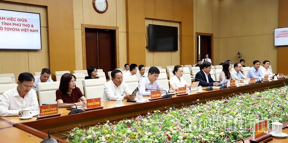 Chủ tịch UBND tỉnh Trần Duy Đông tiếp và làm việc với lãnh đạo Công ty Ô tô Toyota Việt Nam