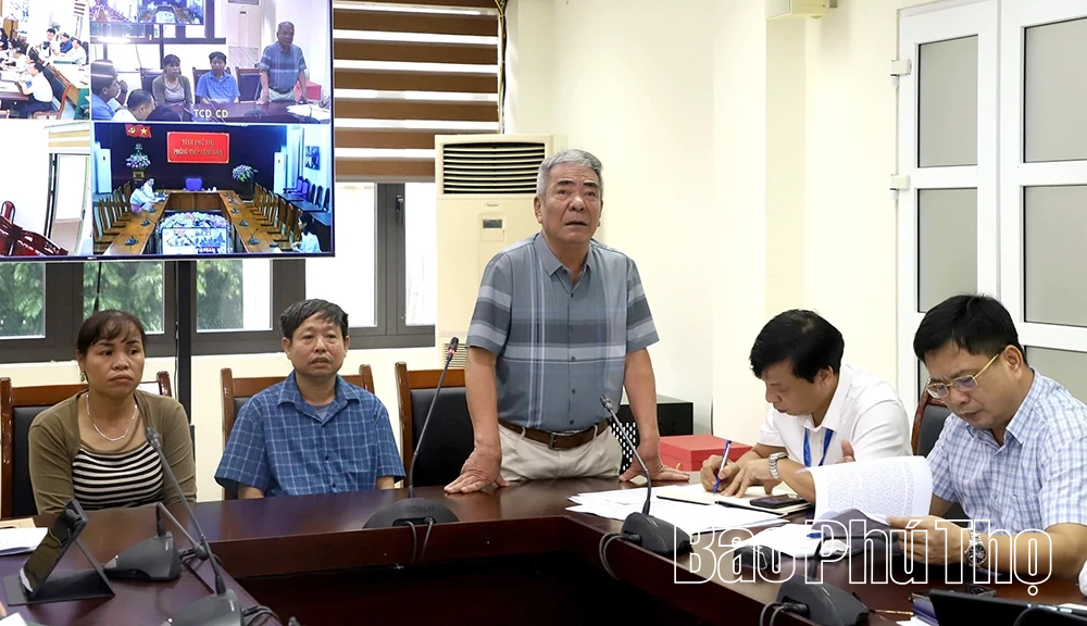 Chủ tịch UBND tỉnh Trần Duy Đông tiếp công dân định kỳ tháng 10