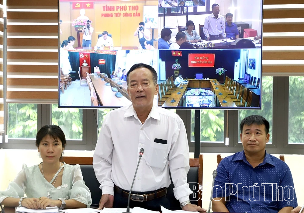 Chủ tịch UBND tỉnh Trần Duy Đông tiếp công dân định kỳ tháng 10