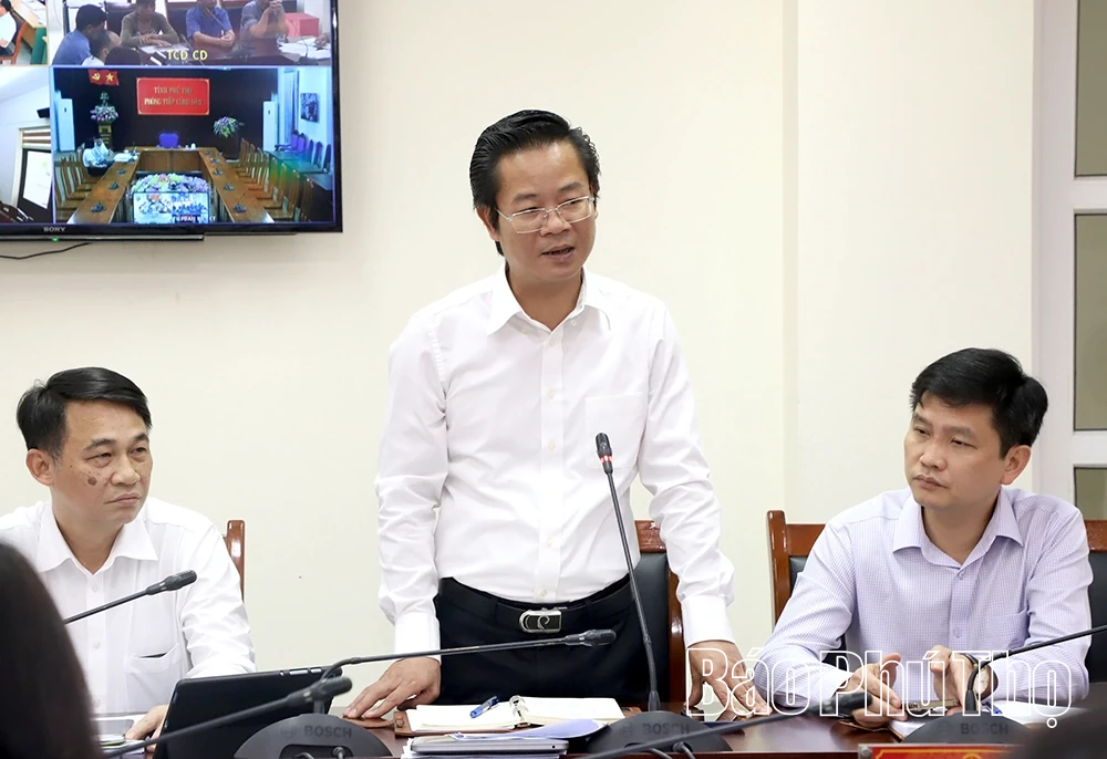 Chủ tịch UBND tỉnh Trần Duy Đông tiếp công dân định kỳ tháng 10