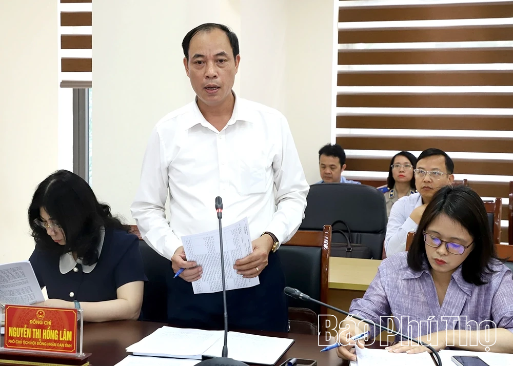 Chủ tịch UBND tỉnh Trần Duy Đông tiếp công dân định kỳ tháng 10