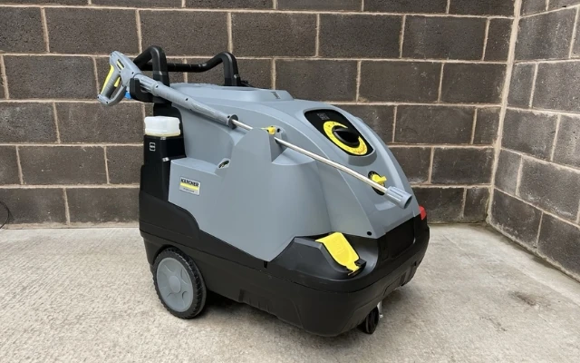 TOP 5 máy rửa xe hơi nước nóng mini: Giá rẻ, Hiện đại, Bền bỉ