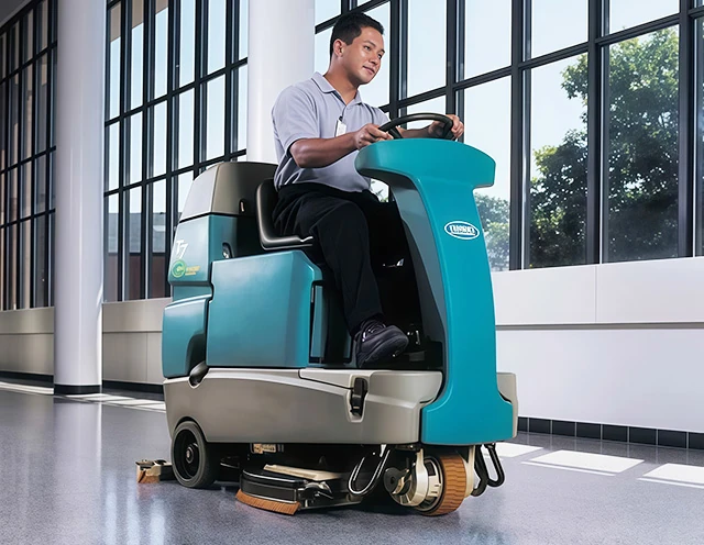 Hướng dẫn sử dụng máy chà sàn công nghiệp đúng chuẩn, an toàn & hiệu quả