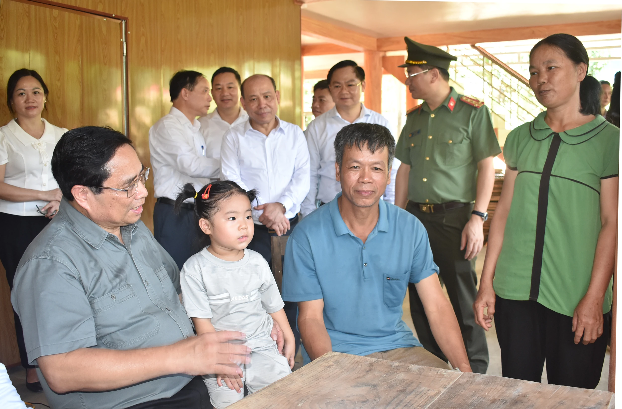 Xoá nhà tạm, nhà dột nát – Kỳ tích từ ý Đảng, lòng dân