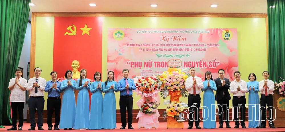 Nói chuyện chuyên đề “Phụ nữ trong kỷ nguyên số”