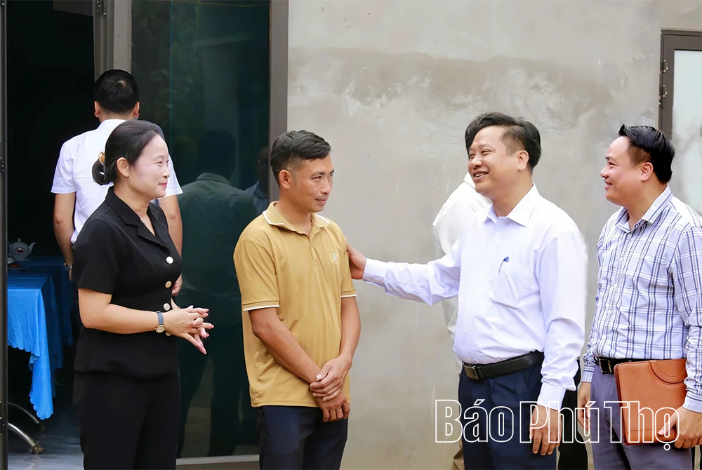 Trao yêu thương từ những căn nhà tình nghĩa