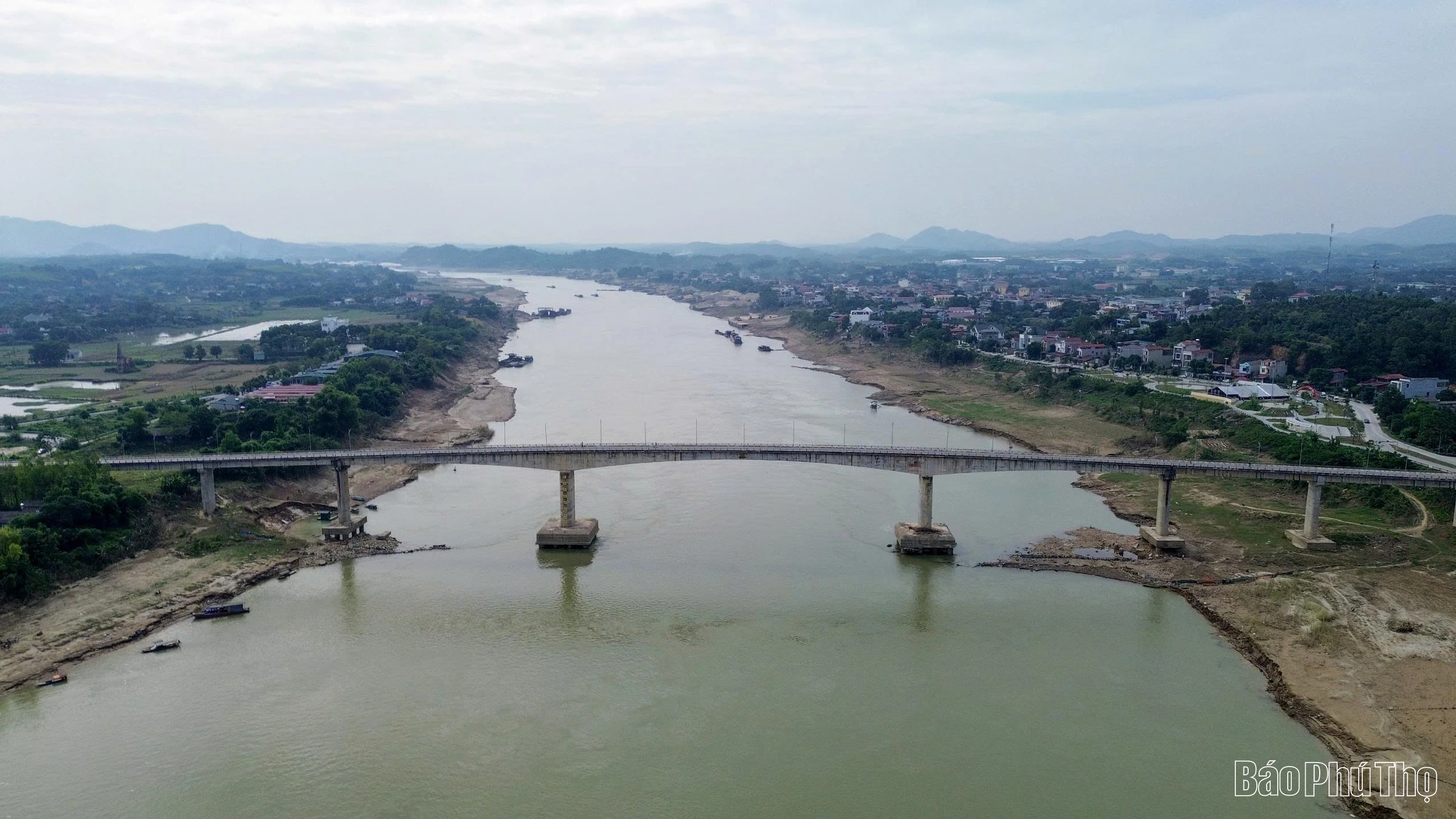 Cận cảnh sự cố hư hỏng trụ cầu sông Lô