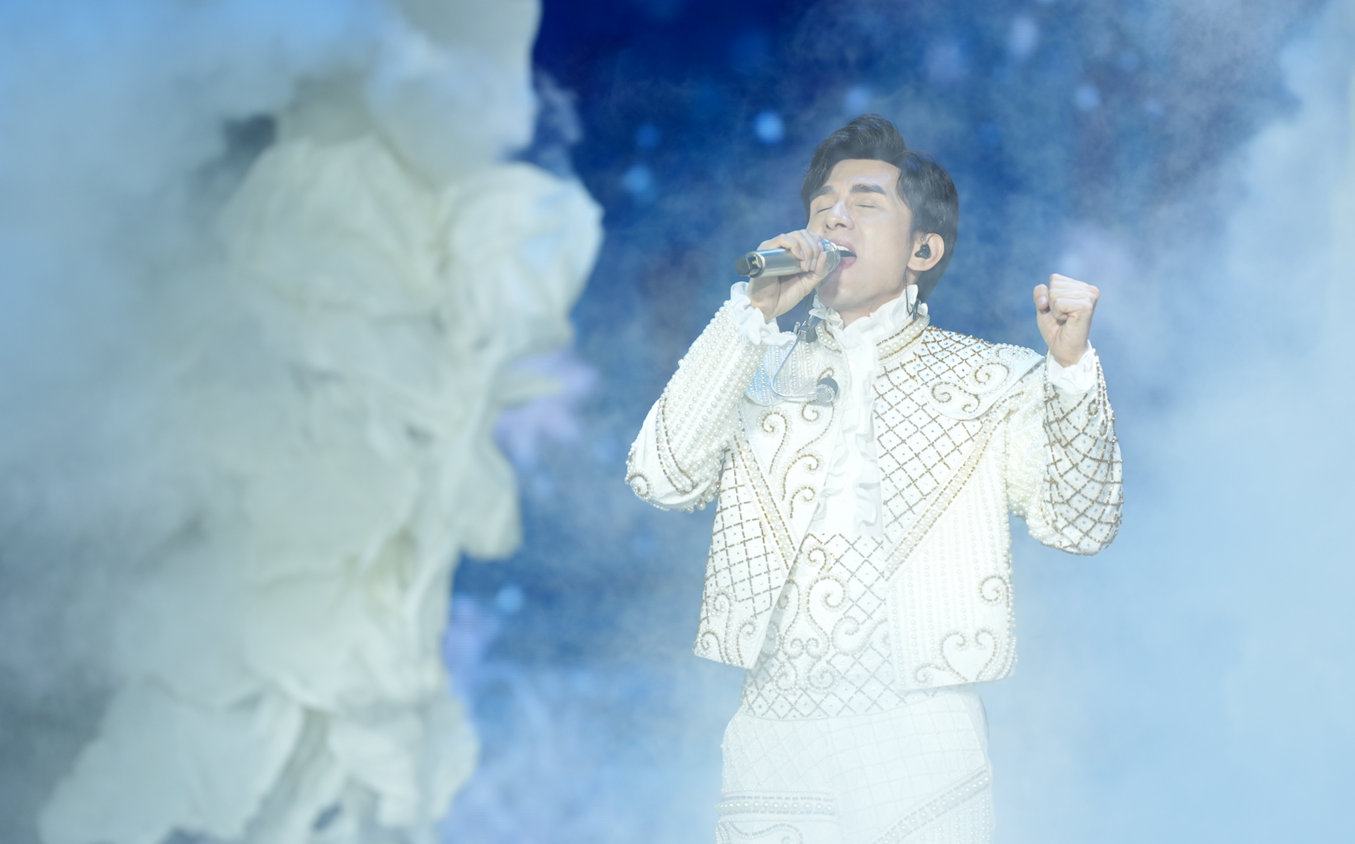 Đan Trường và hành trình giữ lại thanh xuân của khán giả Việt