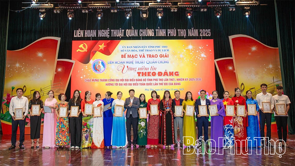 70 tiết mục xuất sắc được trao giải tại Liên hoan Nghệ thuật quần chúng