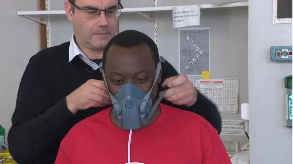 “Mũi điện tử”: Công nghệ ngửi được tương lai