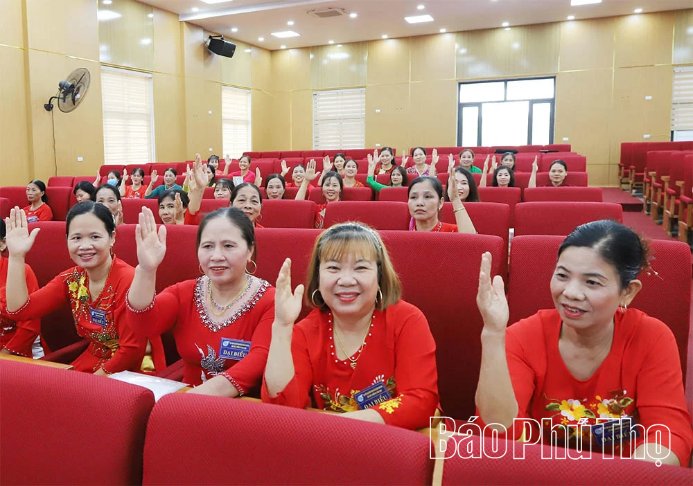 Đại hội đại biểu Phụ nữ xã Bản Nguyên lần thứ I